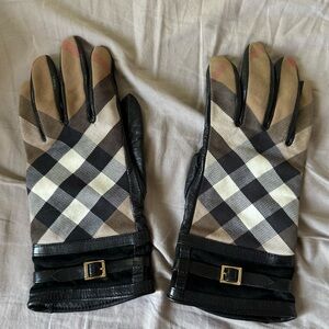 Burberry gloves